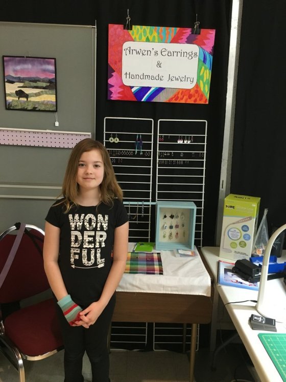 049-Arwen Earrings Vendor SMQG Quilt Show March 2016-001